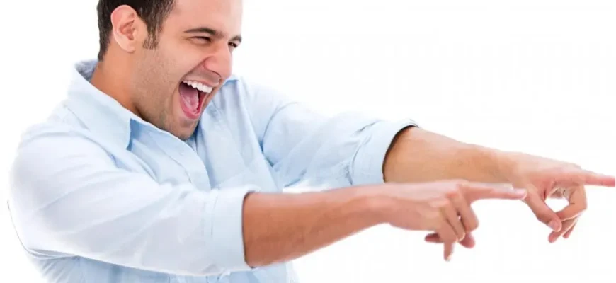 doğru olmayan zarafatlarla başqalarını güldürmək olarmı?